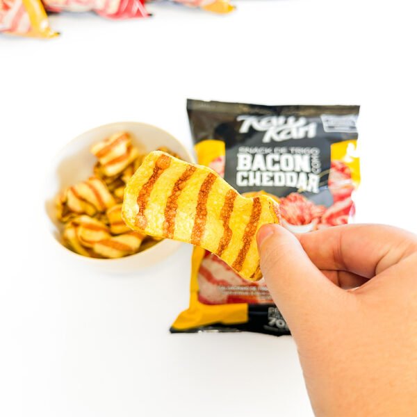 Snack de Trigo Kari Kari Sabor Bacon com Cheddar – Pacote 70g Salgadinho Crocante Brasileiro